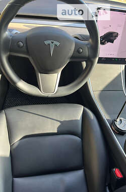 Седан Tesla Model 3 2018 в 