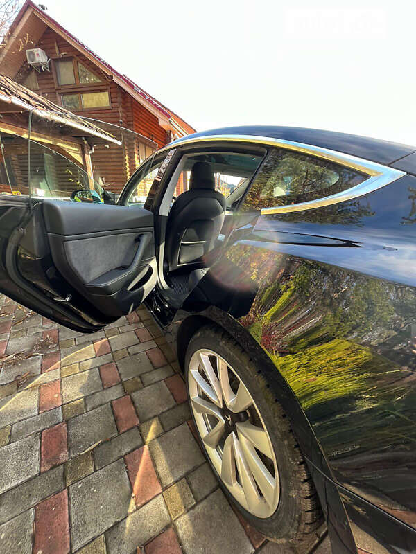 Седан Tesla Model 3 2018 в Запорожье