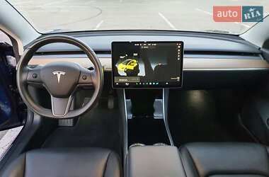 Седан Tesla Model 3 2019 в Броварах