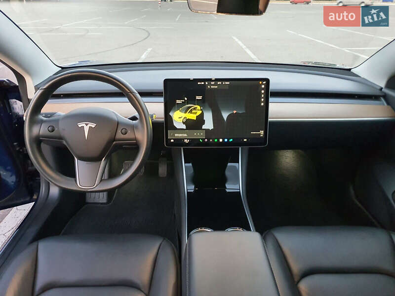 Седан Tesla Model 3 2019 в Броварах