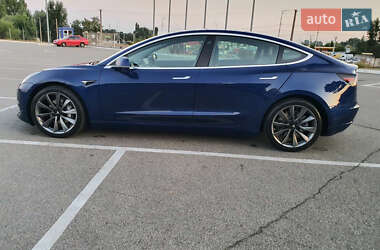Седан Tesla Model 3 2019 в 