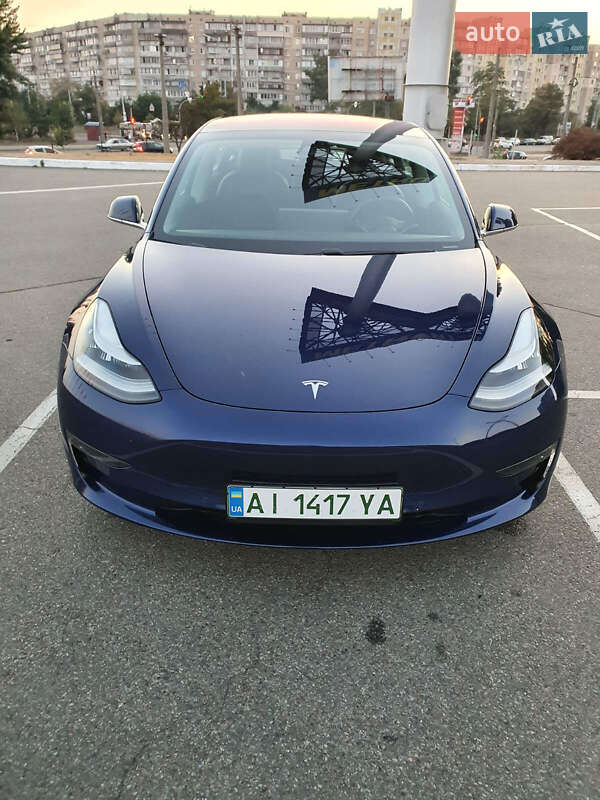 Седан Tesla Model 3 2019 в Броварах