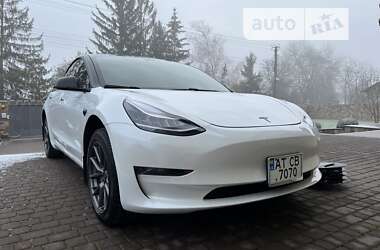 Седан Tesla Model 3 2021 в Городенці