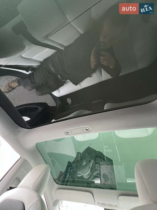 Седан Tesla Model 3 2020 в Полтаве