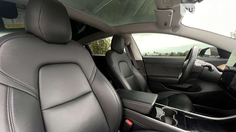 Седан Tesla Model 3 2018 в Переяславе