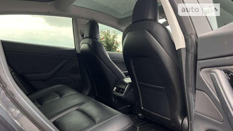 Седан Tesla Model 3 2018 в Переяславе