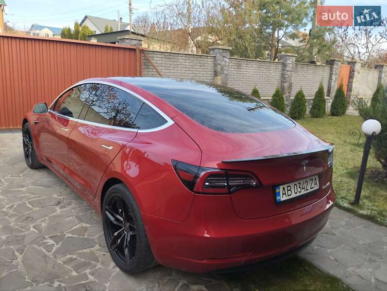 Седан Tesla Model 3 2018 в Вінниці