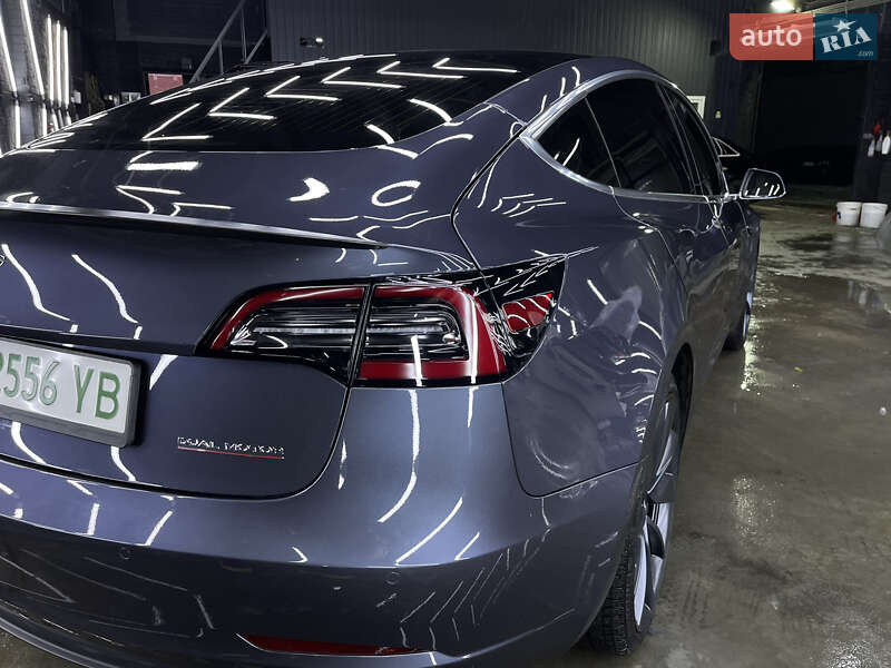 Седан Tesla Model 3 2020 в Киеве