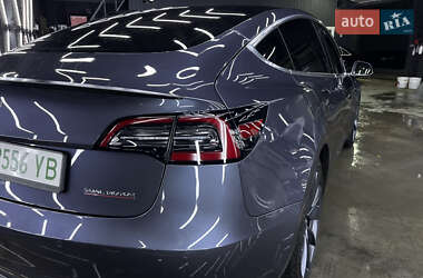 Седан Tesla Model 3 2020 в 