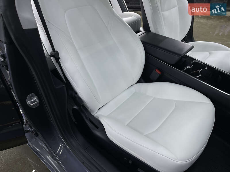 Седан Tesla Model 3 2020 в Киеве