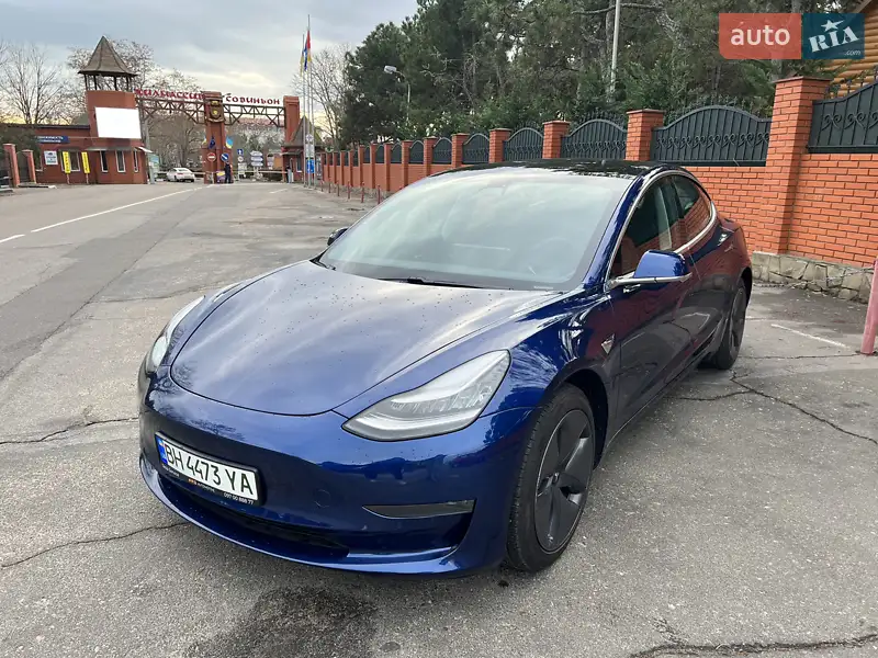 Tesla Model 3 2020