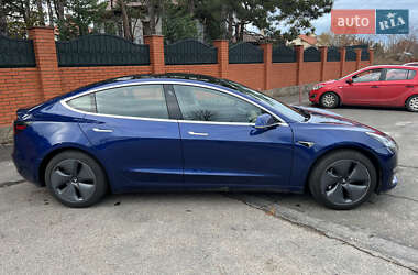Седан Tesla Model 3 2020 в 
