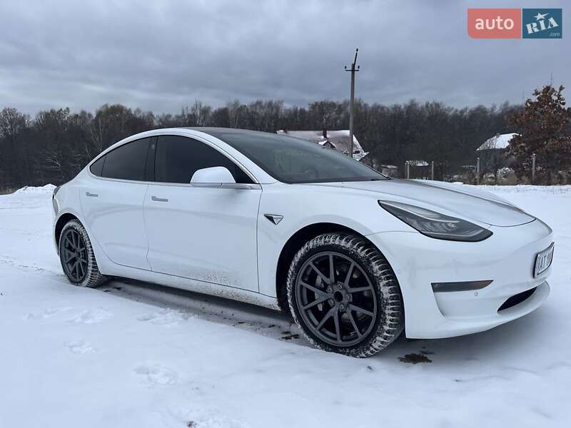 Седан Tesla Model 3 2018 в Ивано-Франковске
