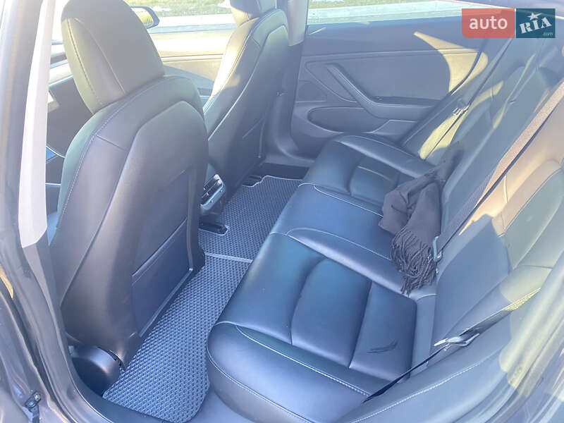 Седан Tesla Model 3 2018 в Харкові