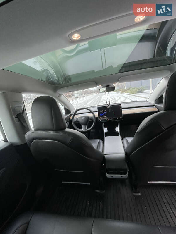 Седан Tesla Model 3 2020 в Білій Церкві