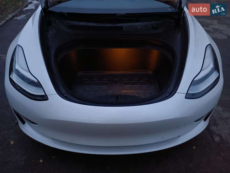 Седан Tesla Model 3 2019 в Горішніх Плавнях