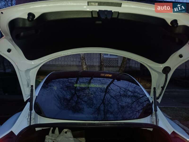 Седан Tesla Model 3 2019 в Горішніх Плавнях