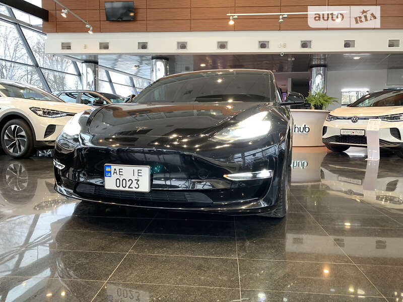 Седан Tesla Model 3 2018 в 
