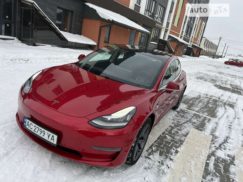 Седан Tesla Model 3 2020 в Луцке