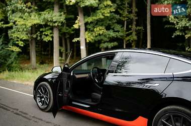 Седан Tesla Model 3 2018 в Луцке