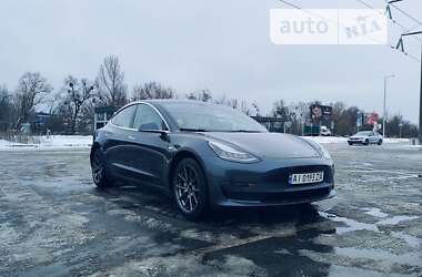 Седан Tesla Model 3 2020 в Києві