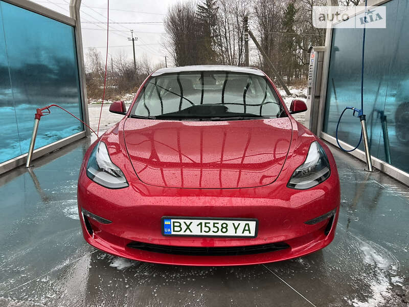 Седан Tesla Model 3 2021 в Шепетовке