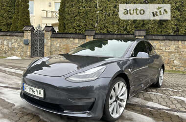 Седан Tesla Model 3 2019 в 