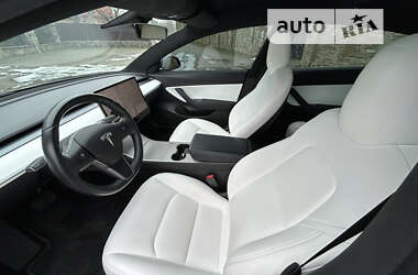 Седан Tesla Model 3 2019 в 