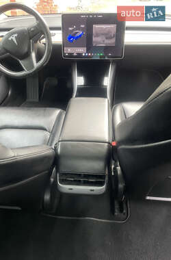 Седан Tesla Model 3 2018 в 