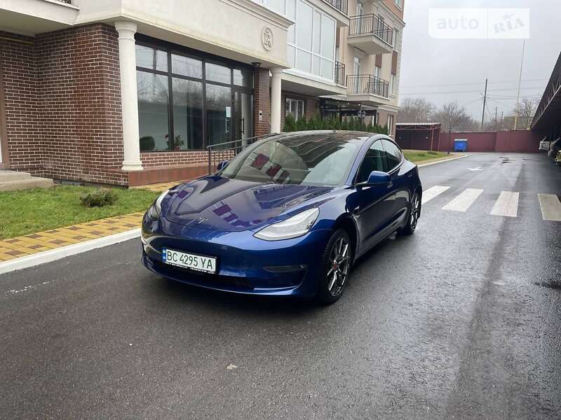 Седан Tesla Model 3 2020 в Запорожье