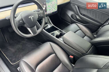 Седан Tesla Model 3 2020 в Черновцах