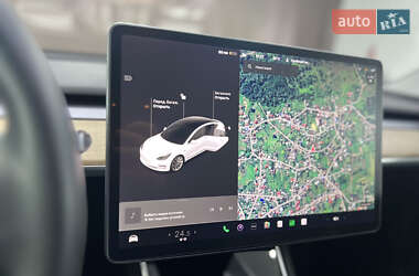 Седан Tesla Model 3 2020 в Черновцах