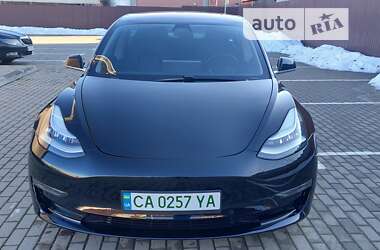 Седан Tesla Model 3 2018 в Черкасах