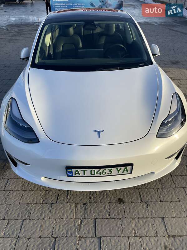 Седан Tesla Model 3 2022 в Ивано-Франковске