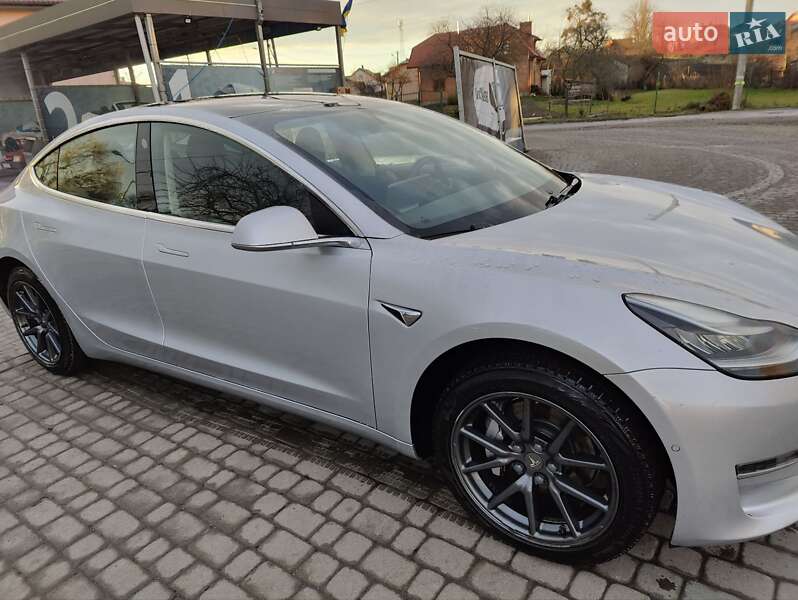 Tesla Model 3 2018