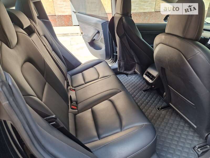 Седан Tesla Model 3 2018 в Дніпрі