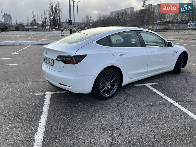 Седан Tesla Model 3 2019 в Києві