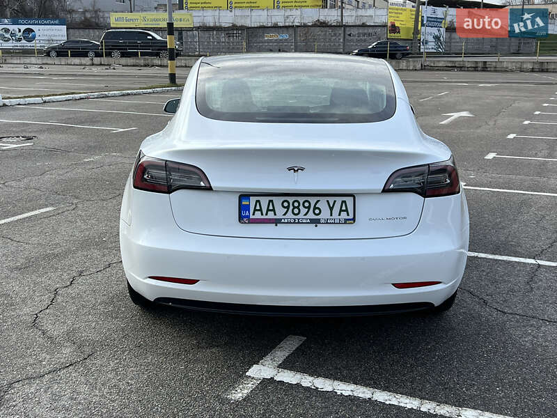 Седан Tesla Model 3 2019 в Києві