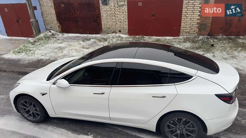 Седан Tesla Model 3 2019 в Славянске