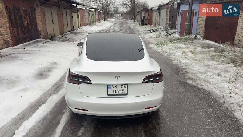 Седан Tesla Model 3 2019 в Славянске