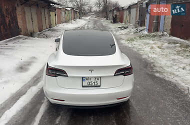 Седан Tesla Model 3 2019 в 