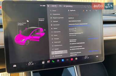 Седан Tesla Model 3 2020 в 