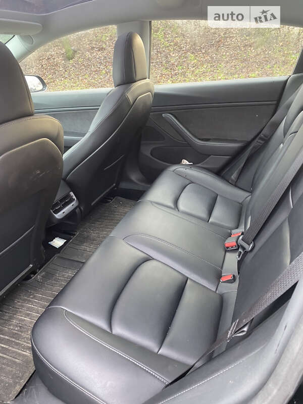 Седан Tesla Model 3 2020 в Днепре