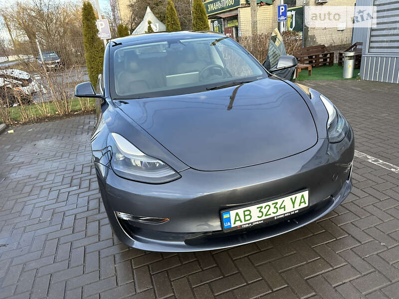 Седан Tesla Model 3 2022 в Вінниці
