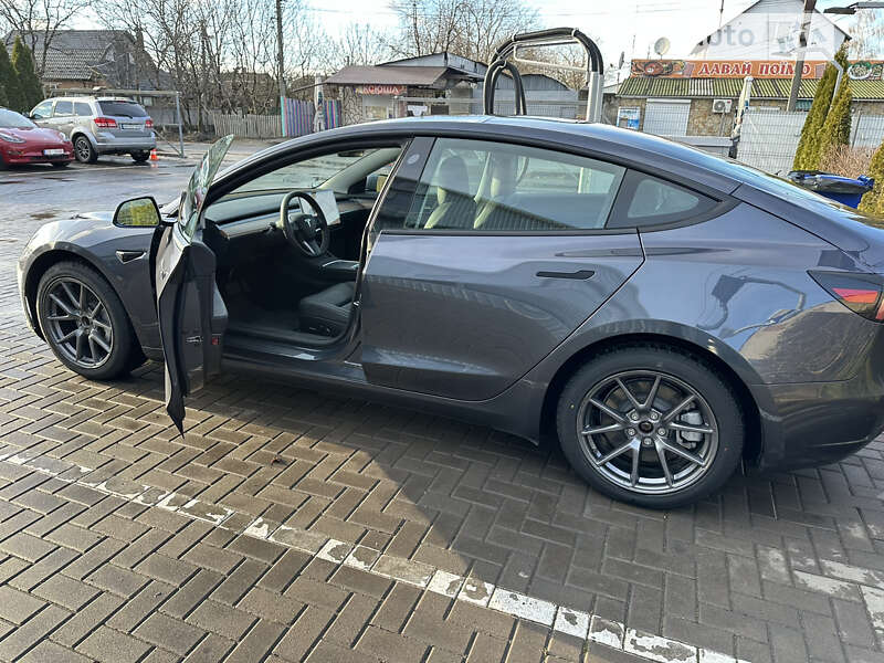 Седан Tesla Model 3 2022 в Вінниці