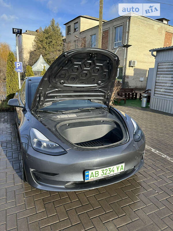 Седан Tesla Model 3 2022 в Вінниці