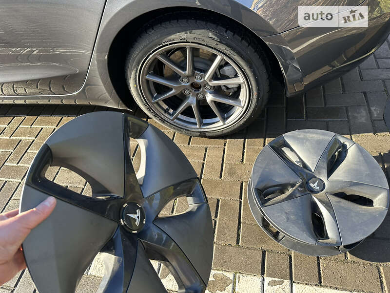 Седан Tesla Model 3 2022 в Вінниці