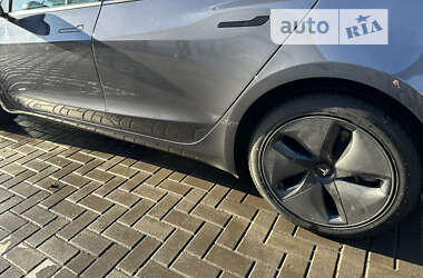 Седан Tesla Model 3 2022 в Виннице