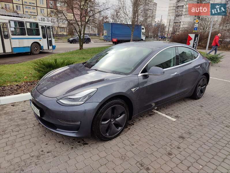 Tesla Model 3 2019