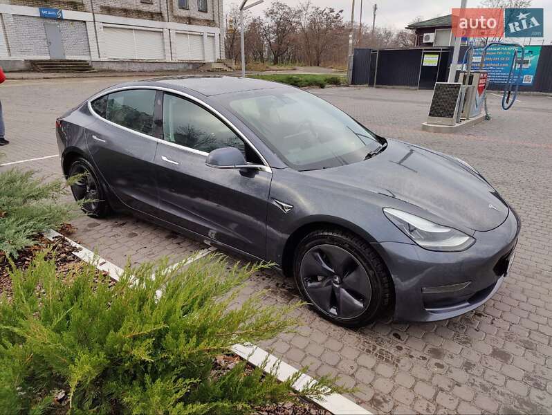 Седан Tesla Model 3 2019 в Днепре